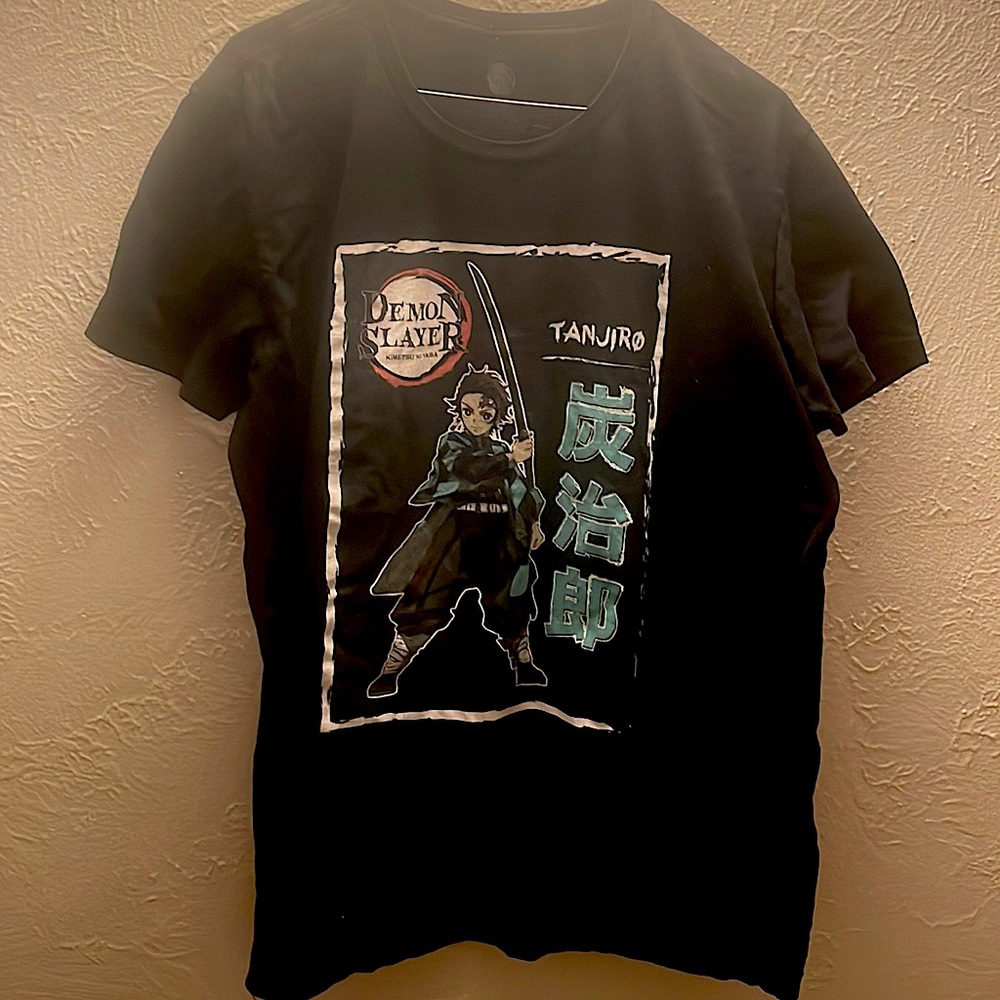 100% cotton anime graphic T, boys, size LARGE